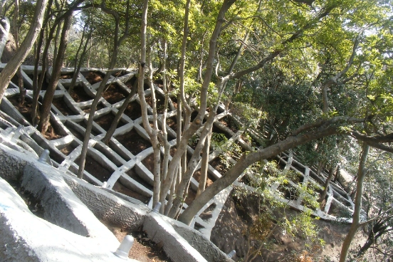 烏原川地区斜面対策工事