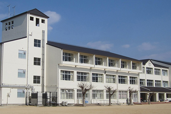 伊川谷小学校外壁改修他工事